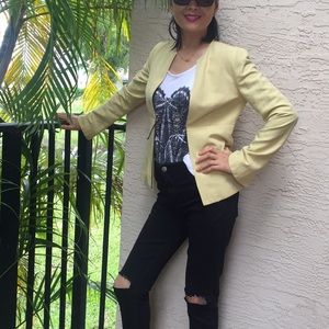 Femme De Carriere by Sandra angelozzi 
💥vantage sexy yellow blazer🎁💕🌺